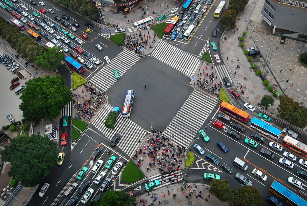 《十字路口》——林武旺 摄