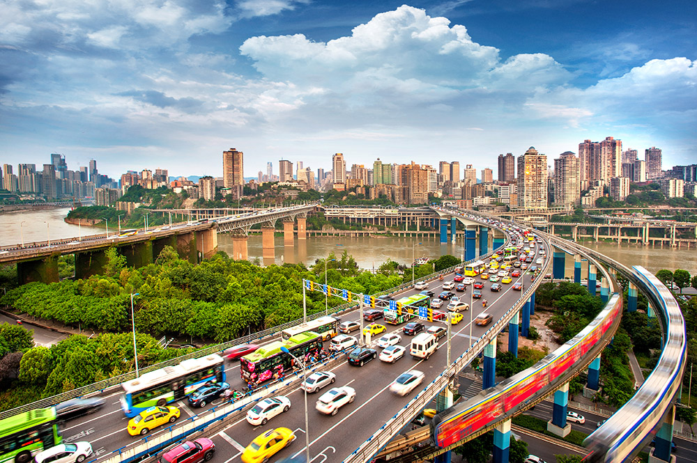 《轻轨环抱我家园》作者:林丽江 (合川)18580361310拍摄地点:重庆江北