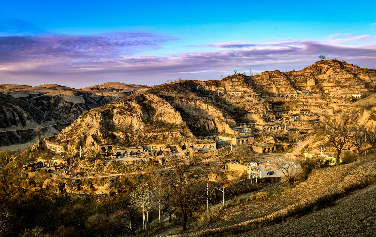2013年11月摄于子洲县电市镇温家沟村全景.