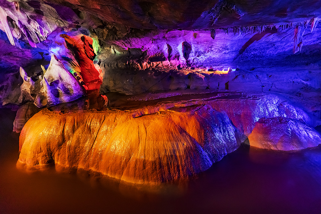 2018年8月24日摄影于安徽池州石台鱼龙洞