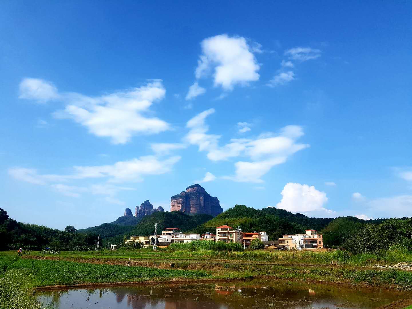 丹霞深处一朵花-白莲村