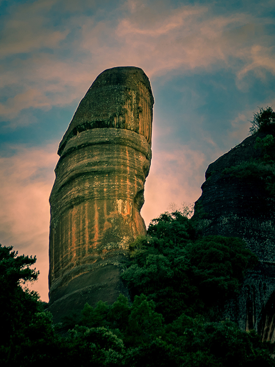 一柱擎天 2018.07.14摄于韶关丹霞山景区