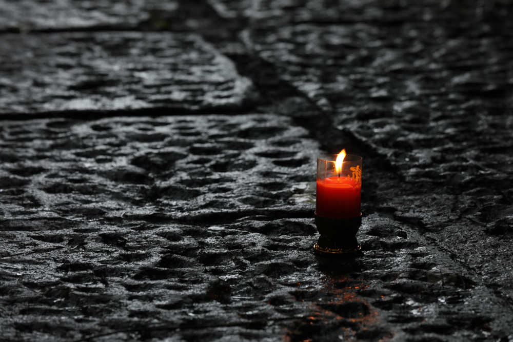 松下石桥路,雨中山殿灯(禅意大佛寺)
