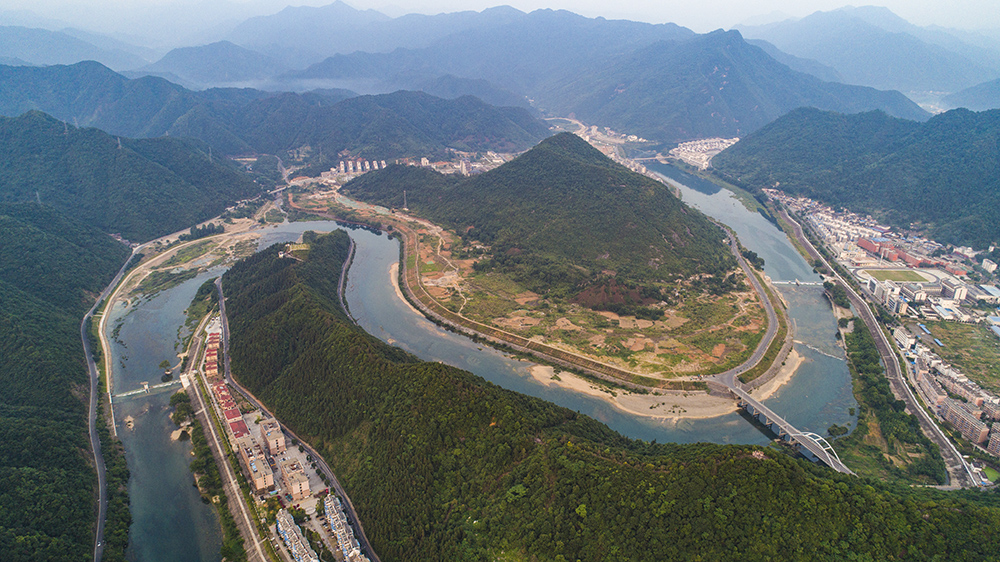 弯曲秋浦河 拍摄于石台