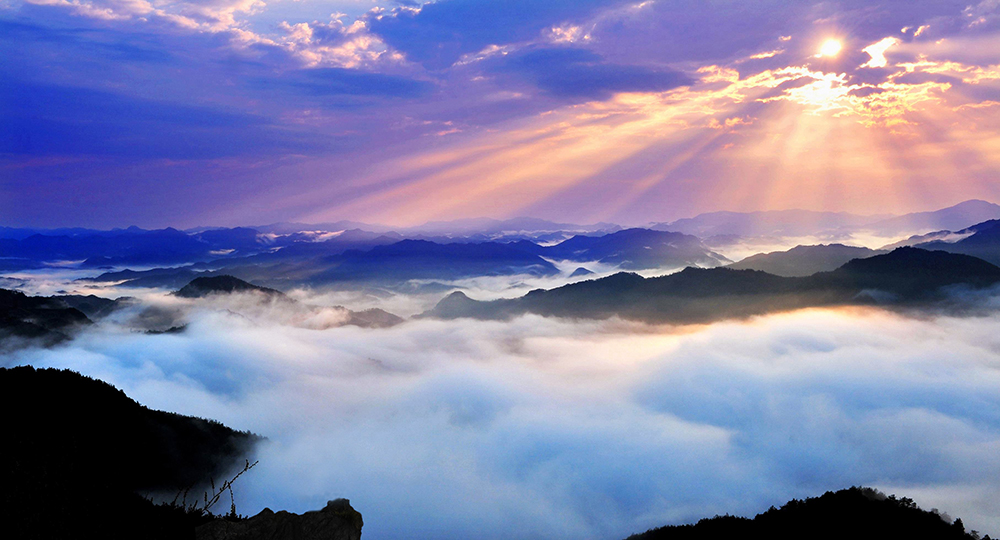 组照:日出东山