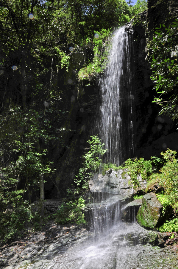 《珠帘飞瀑》说明:2017年4月30日拍于安徽石台仙寓山风景区,景区风光