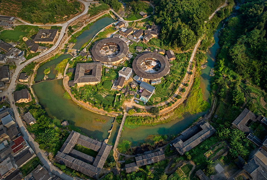 2018年8月摄于福建南靖县,石桥村落日的景观