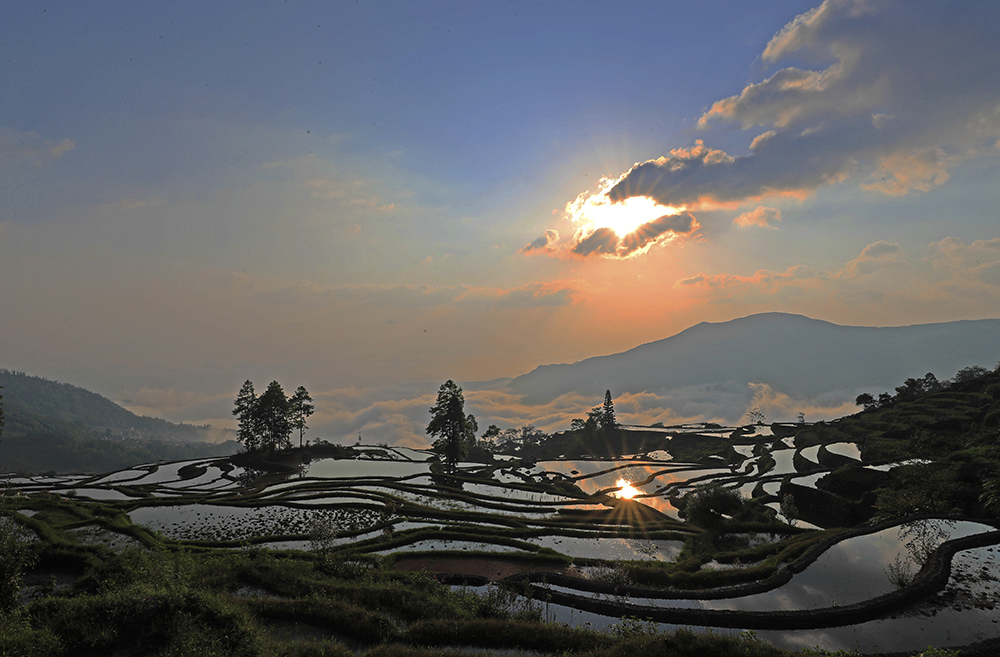 元阳胜村日出小景(组照)