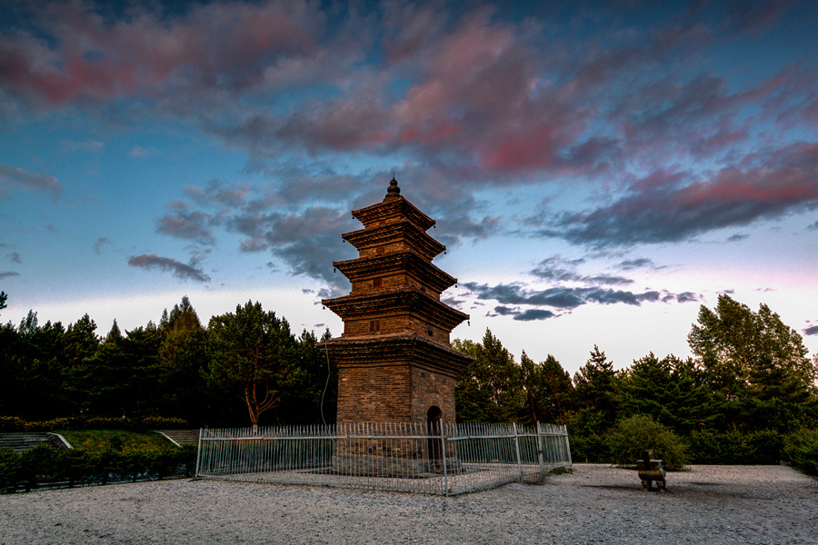 灵光塔_(唐代)拍摄于吉林省长白县 2018年.jpg