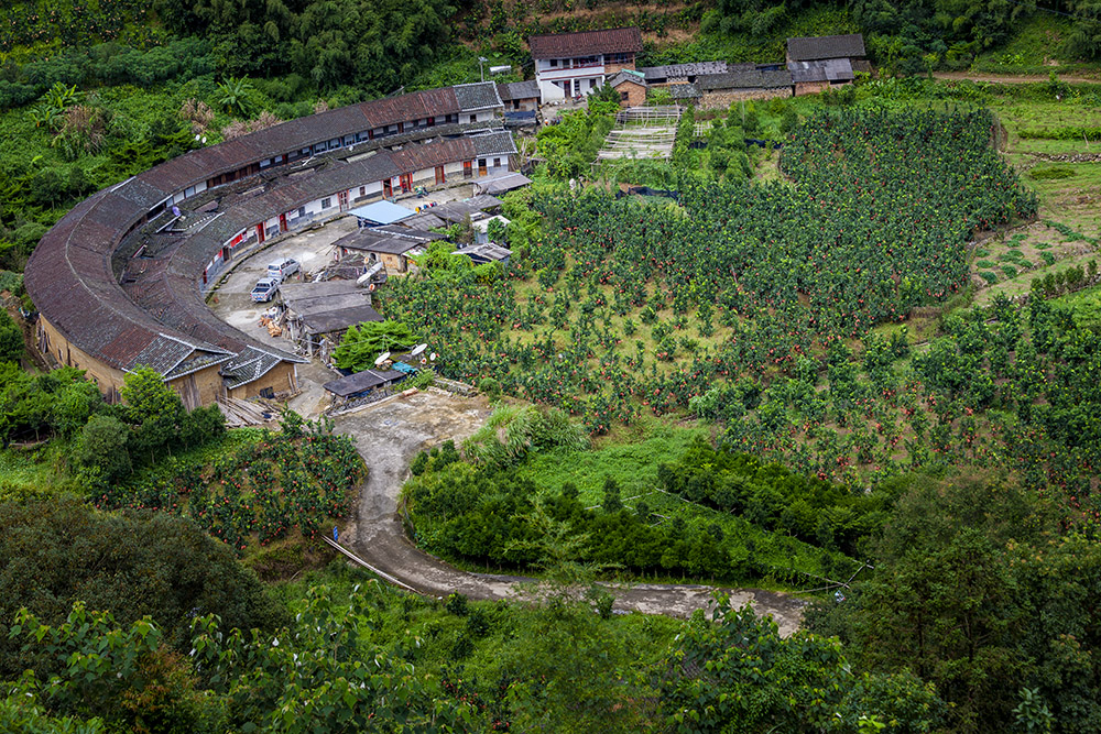 2018年9月摄于南靖县南坑镇新罗村石头贯楼