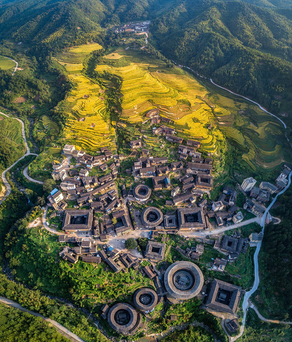 《初溪土楼群》