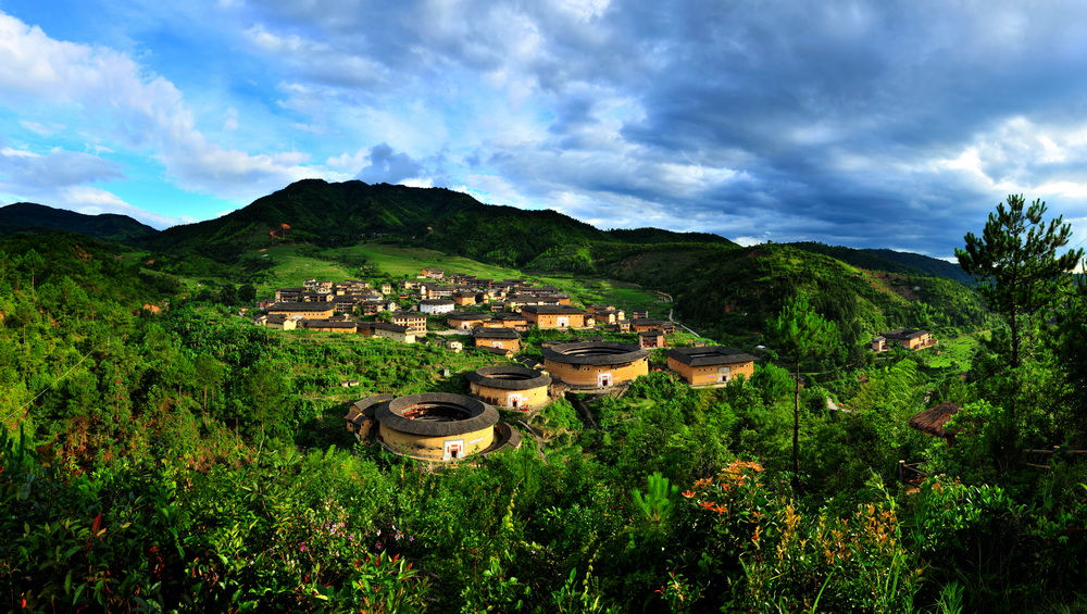 大山环抱的客家庄园-南靖土楼杯"中国传统村落"全国摄影大展投稿区