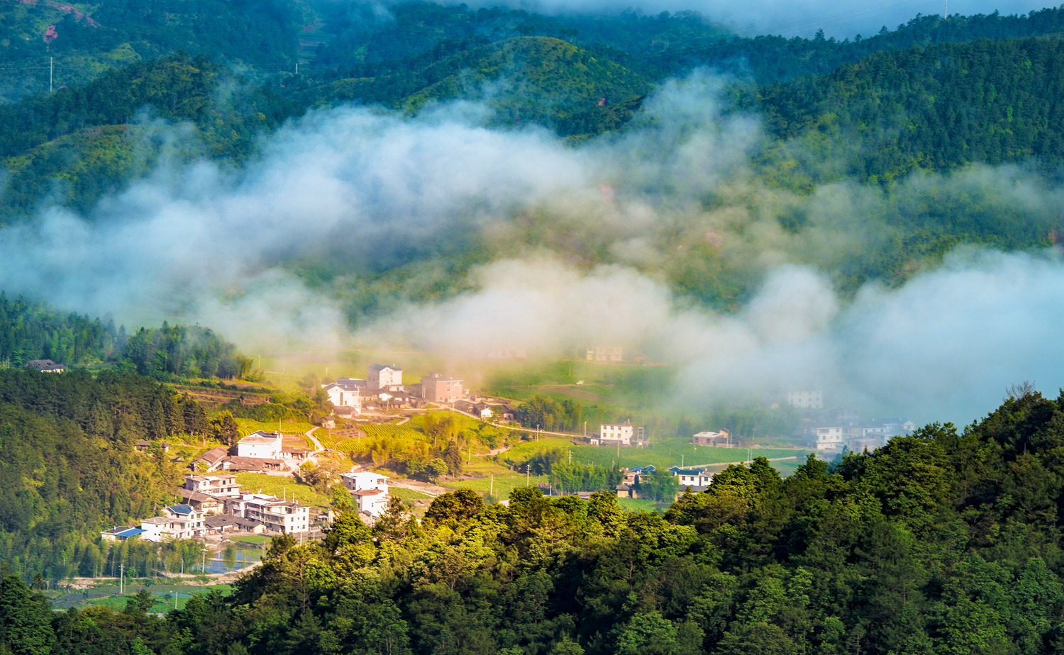 下坑村晨韵——修松 摄