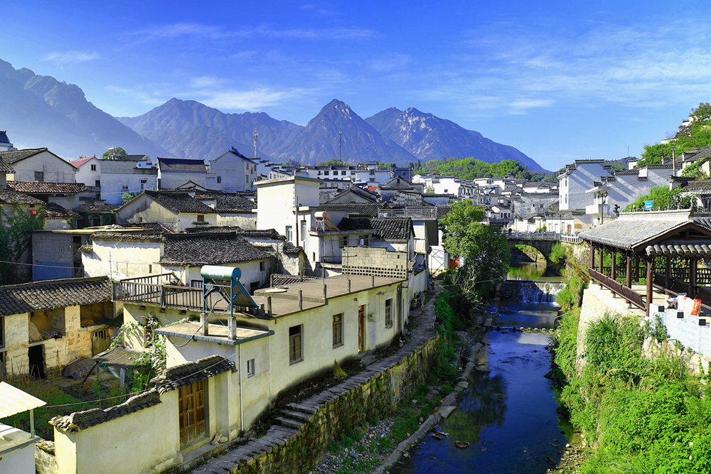 27摄于安徽绩溪县家朋乡.