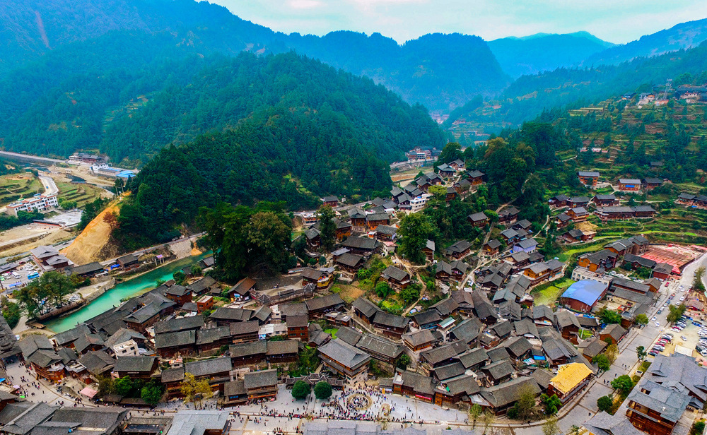 11.5 贵州省雷山县《鸟瞰古村郎德苗寨》