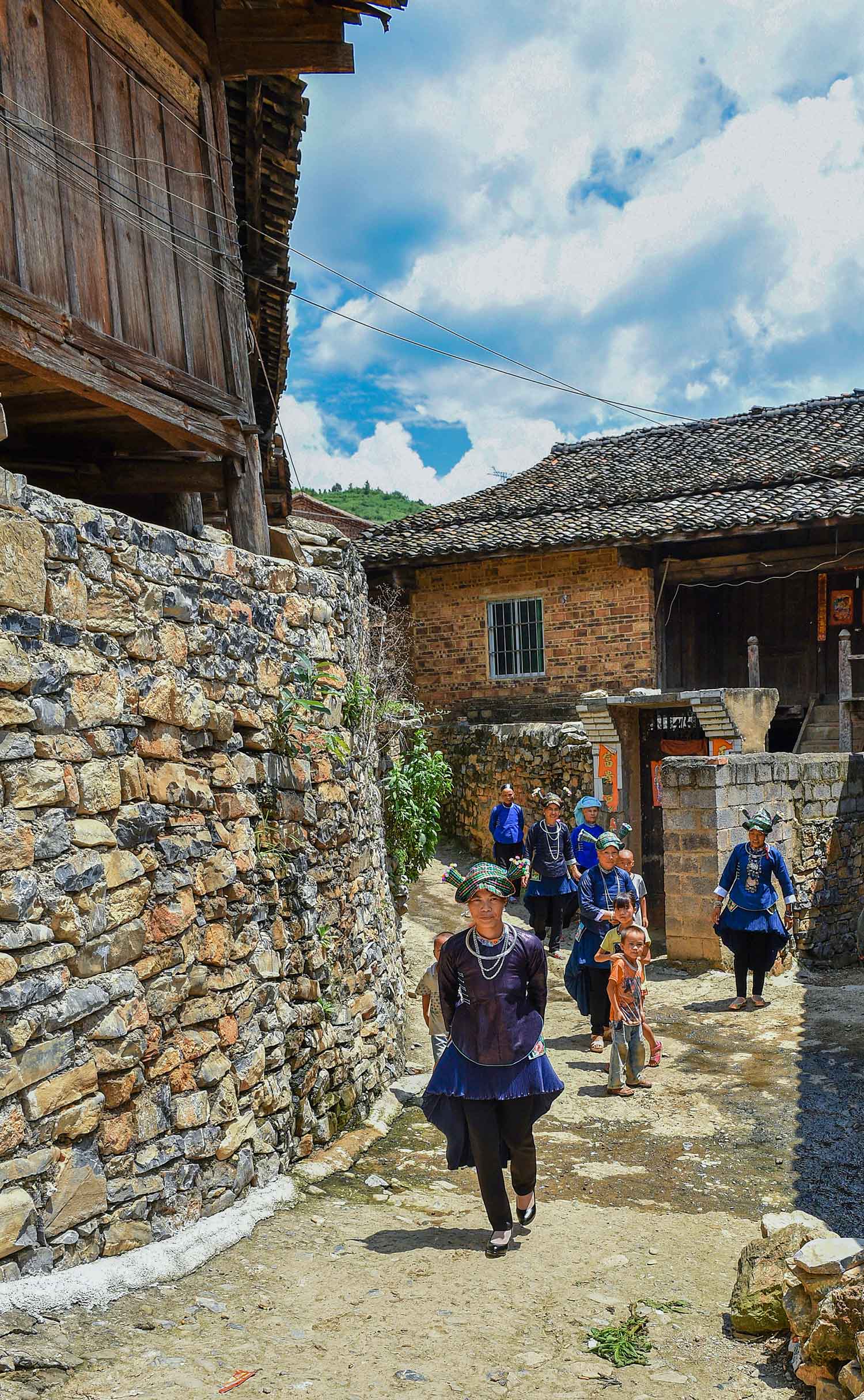 《石别村的壮族媳妇》2018年云南丘北县石别村