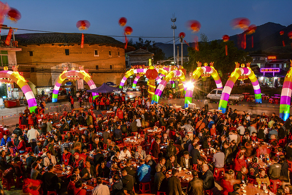 《土楼百桌宴》