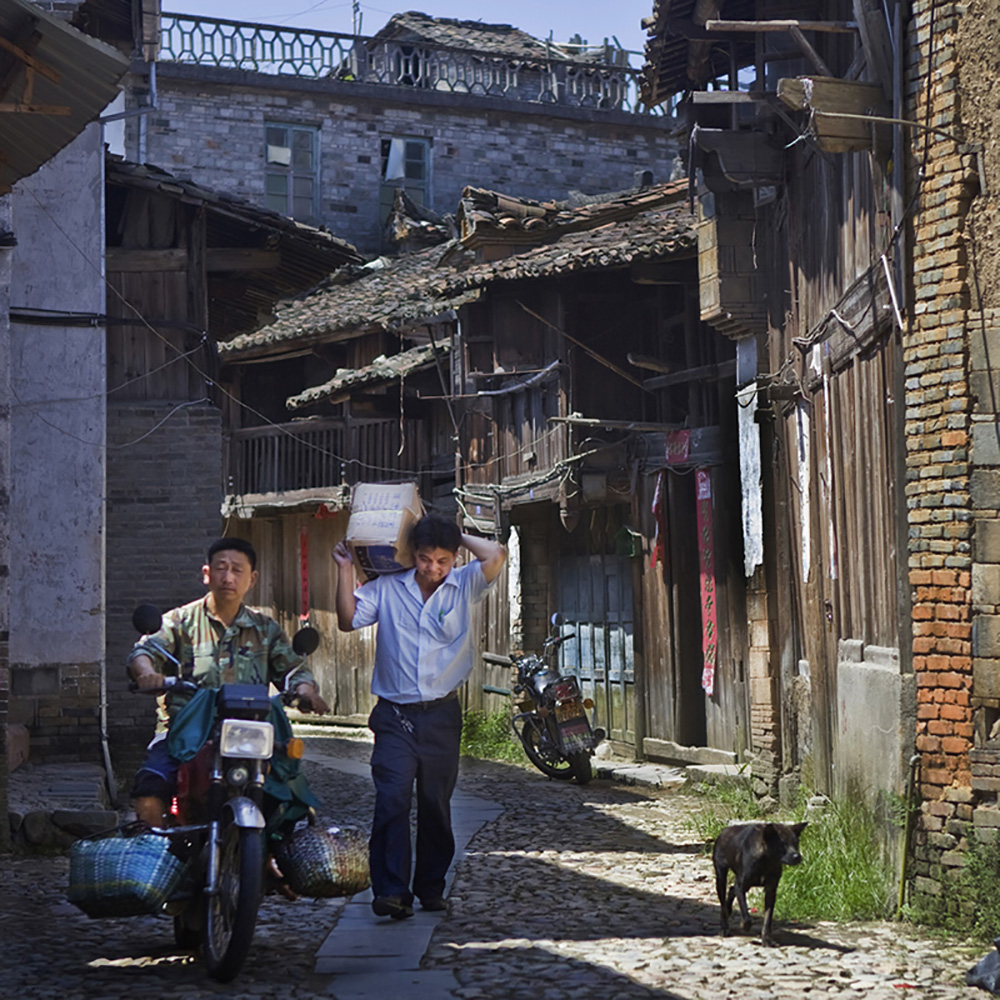 (组照)古镇生意人(2) 摄于福建省邵武市和平古镇.jpg