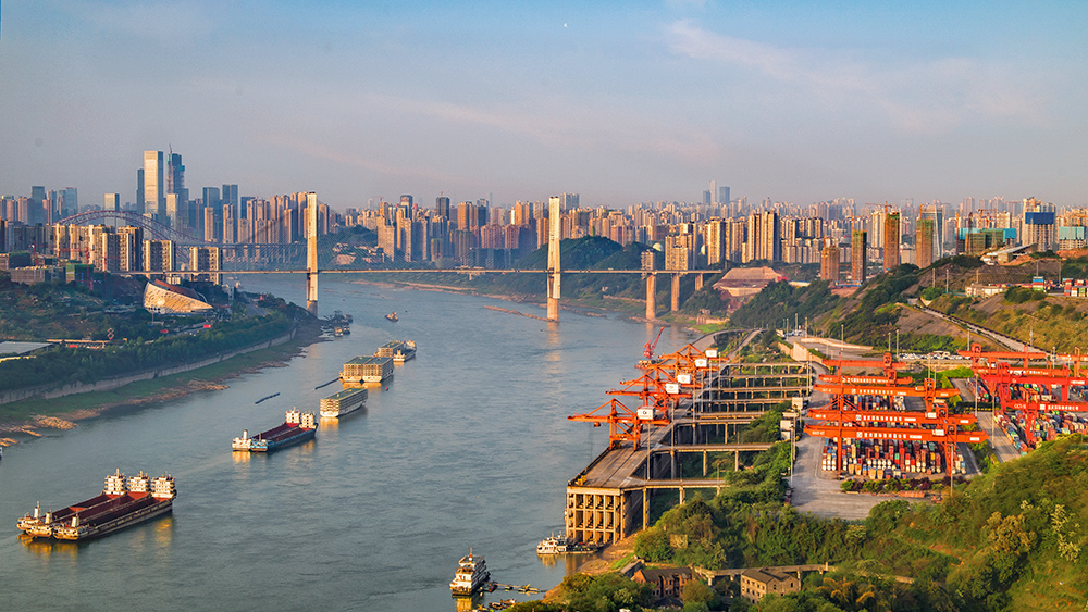 《重庆寸滩集装箱港口》