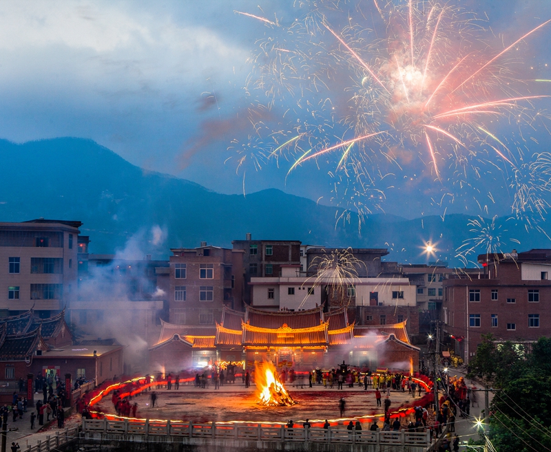 《英都拔拔灯》组