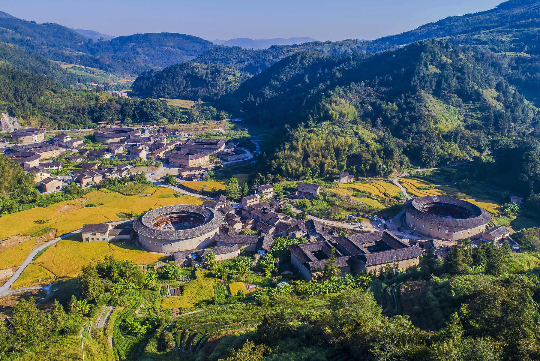 河坑土楼群风光