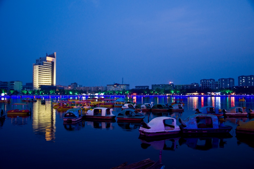 包公湖夜景-《大众摄影》俱乐部团体会员——河北论坛俱乐部(1星)-大