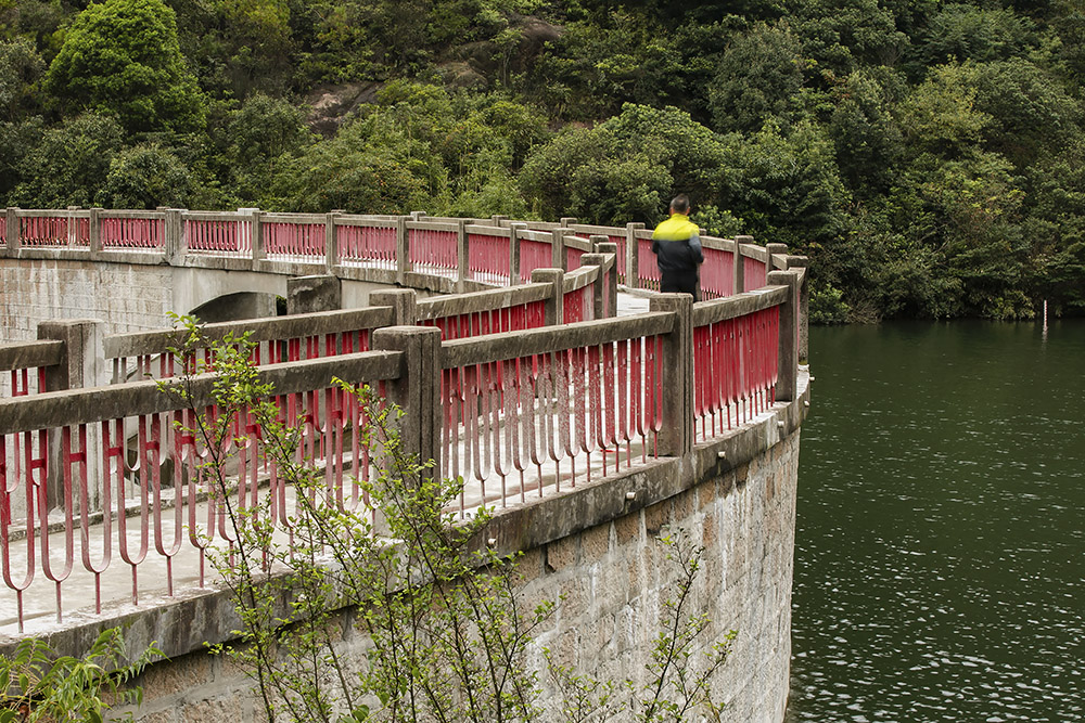 《绿水青山任君游》2018年10月17日拍于龙湾瑶溪瑶泷山塘.