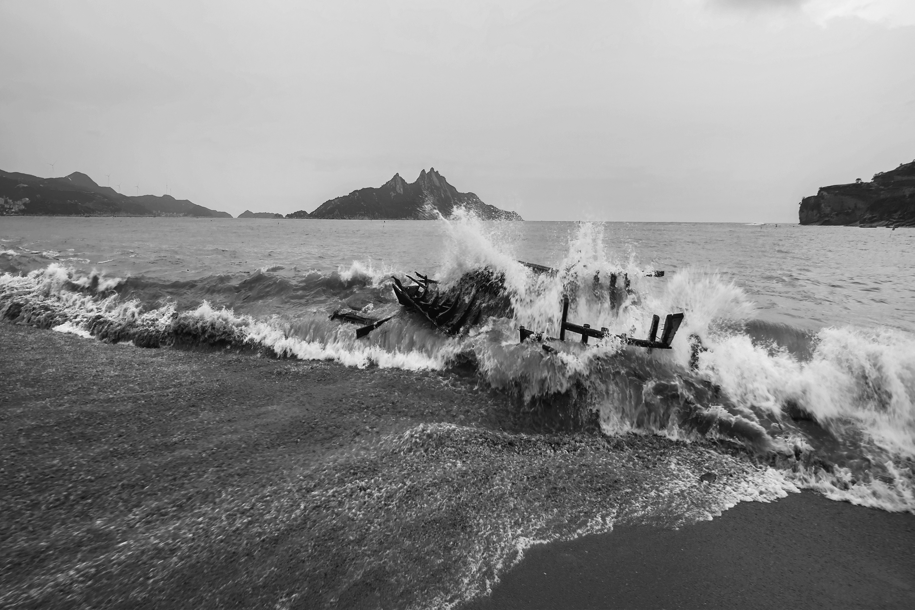 最后的绽放 福建霞浦海边 台风 海浪 渔船