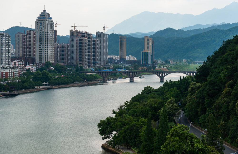 高楼林立,2015年6月26日,建德市区