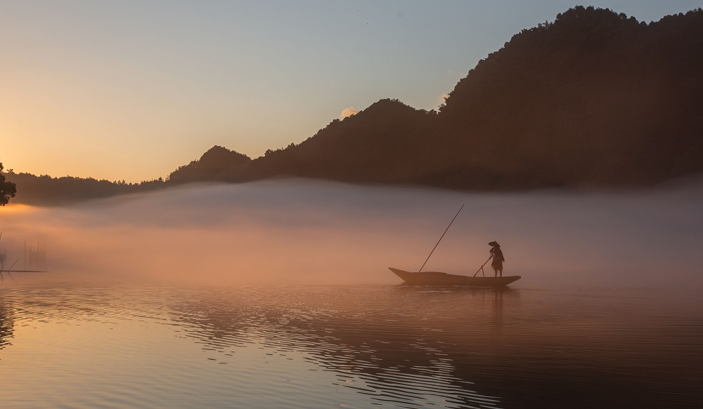 一叶扁舟入画来