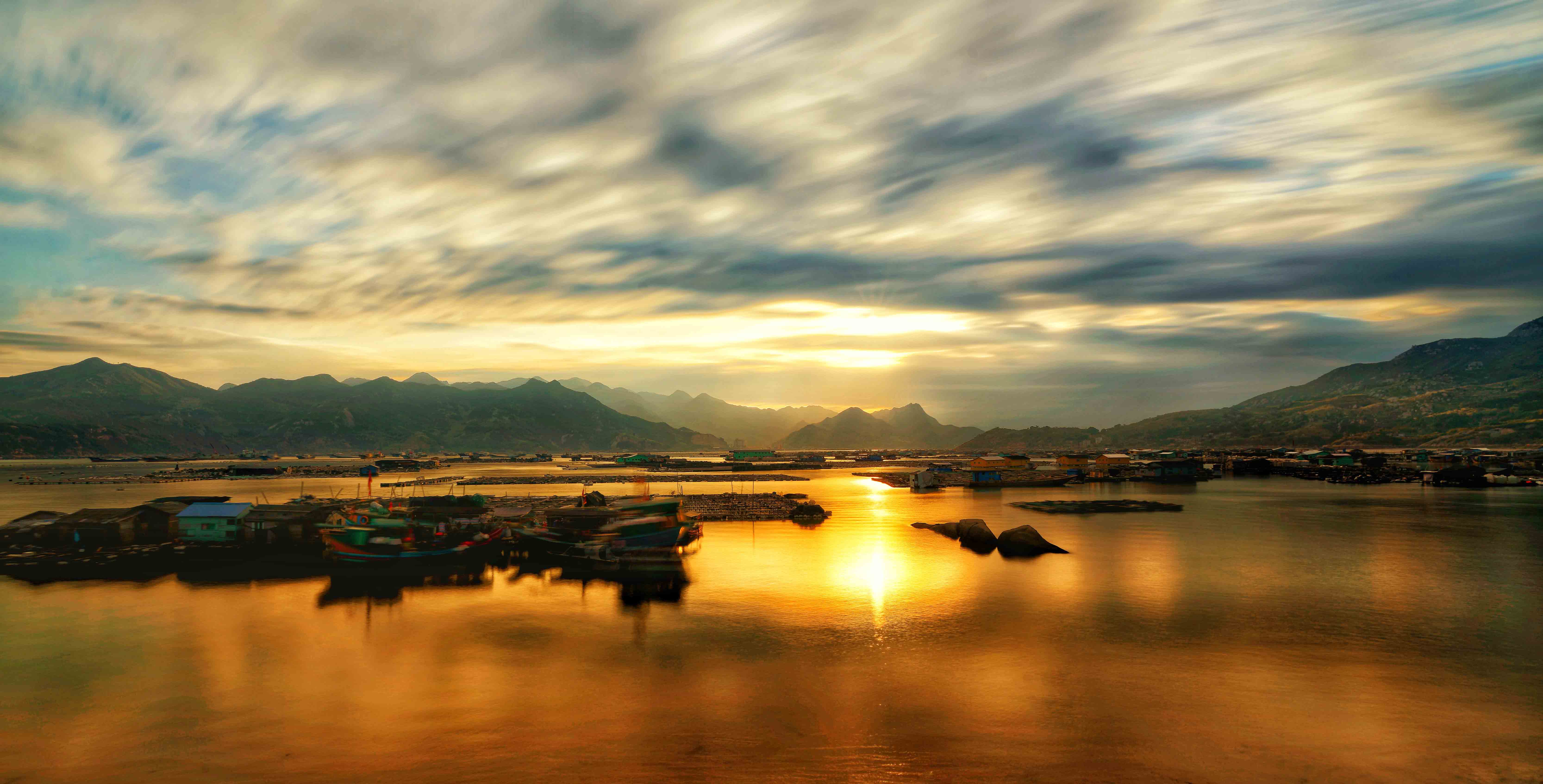 张铭 标题"落日熔金"拍摄时间 2018 03 30 拍摄地点 宁德三都澳斗姆岛