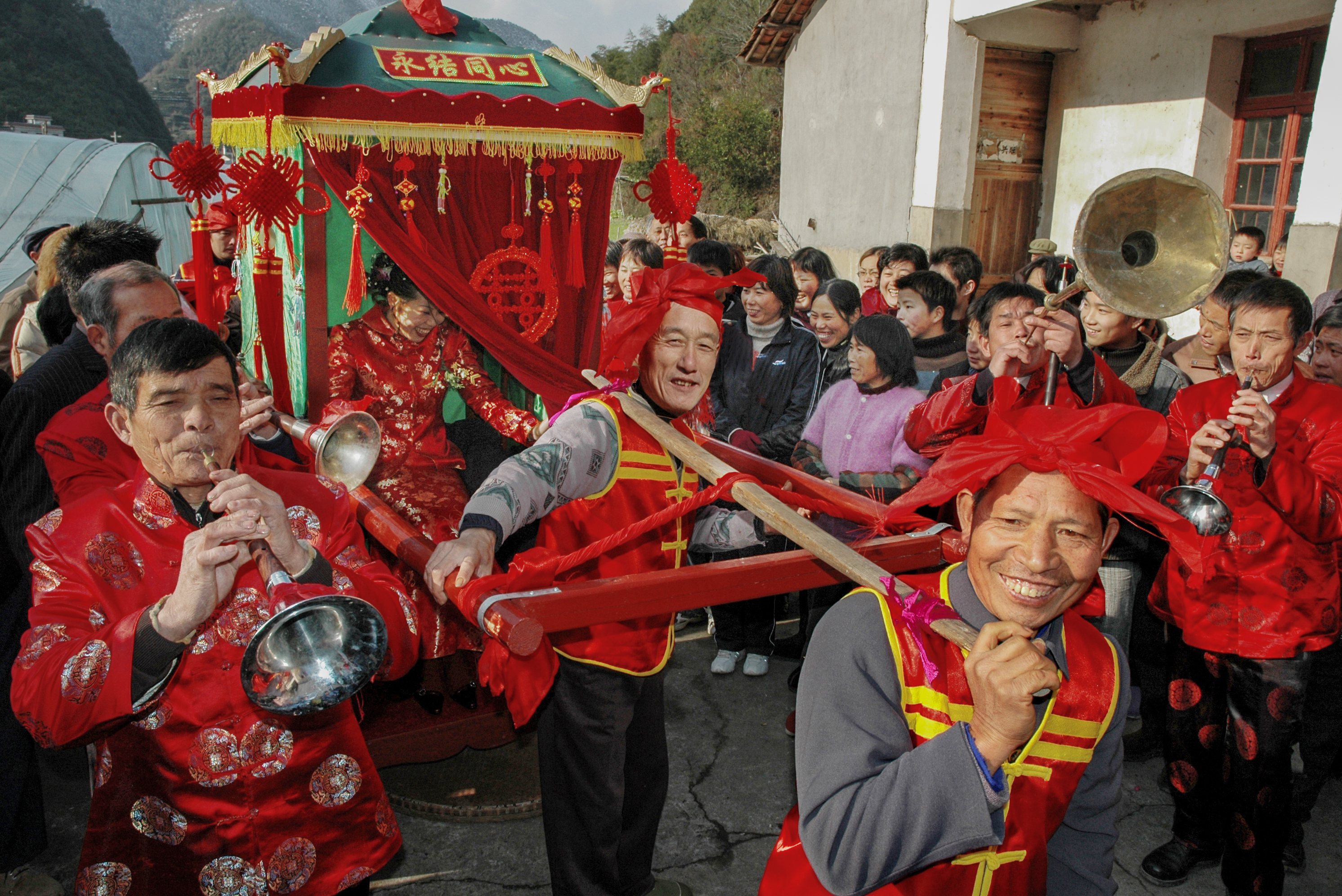 山村迎亲