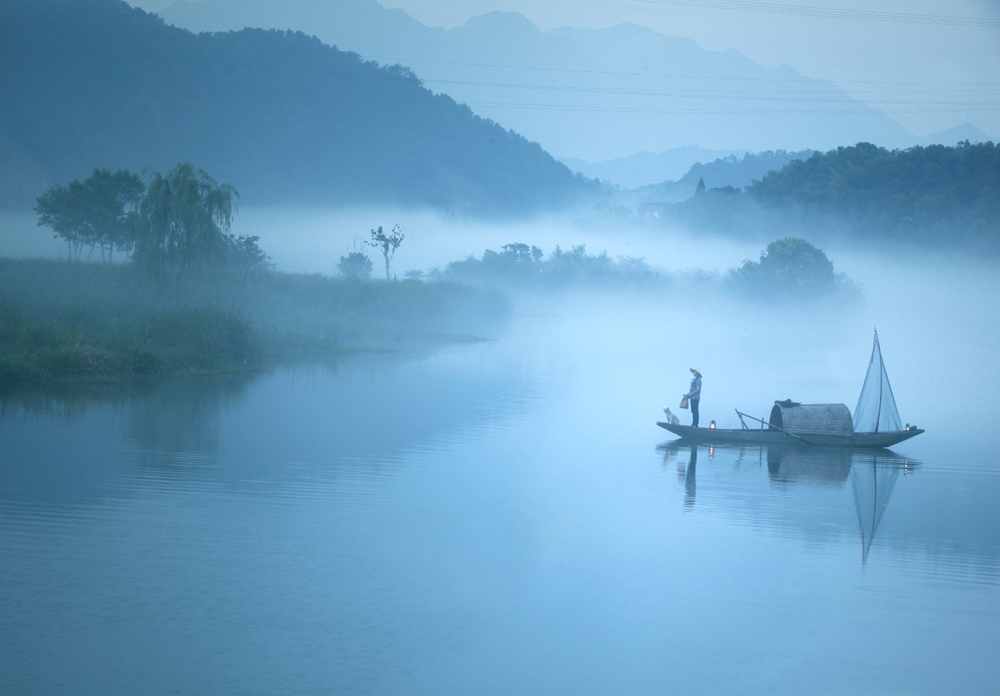 一叶轻舟入画来