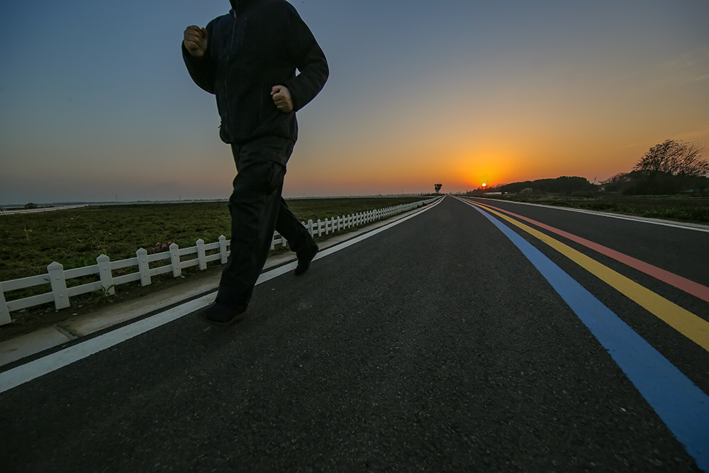 《跑~鹅湖畔》跑步需要耐性,而跑步在鹅湖畔步道上,空气新鲜,景色