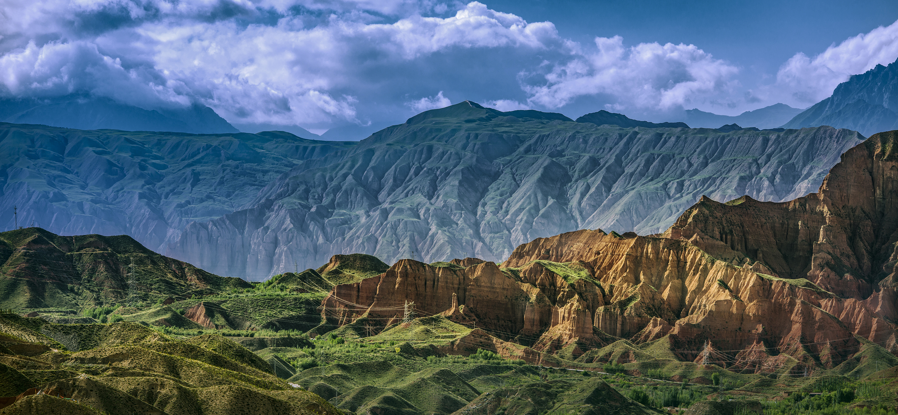 坎布拉丹霞-丛峦叠嶂