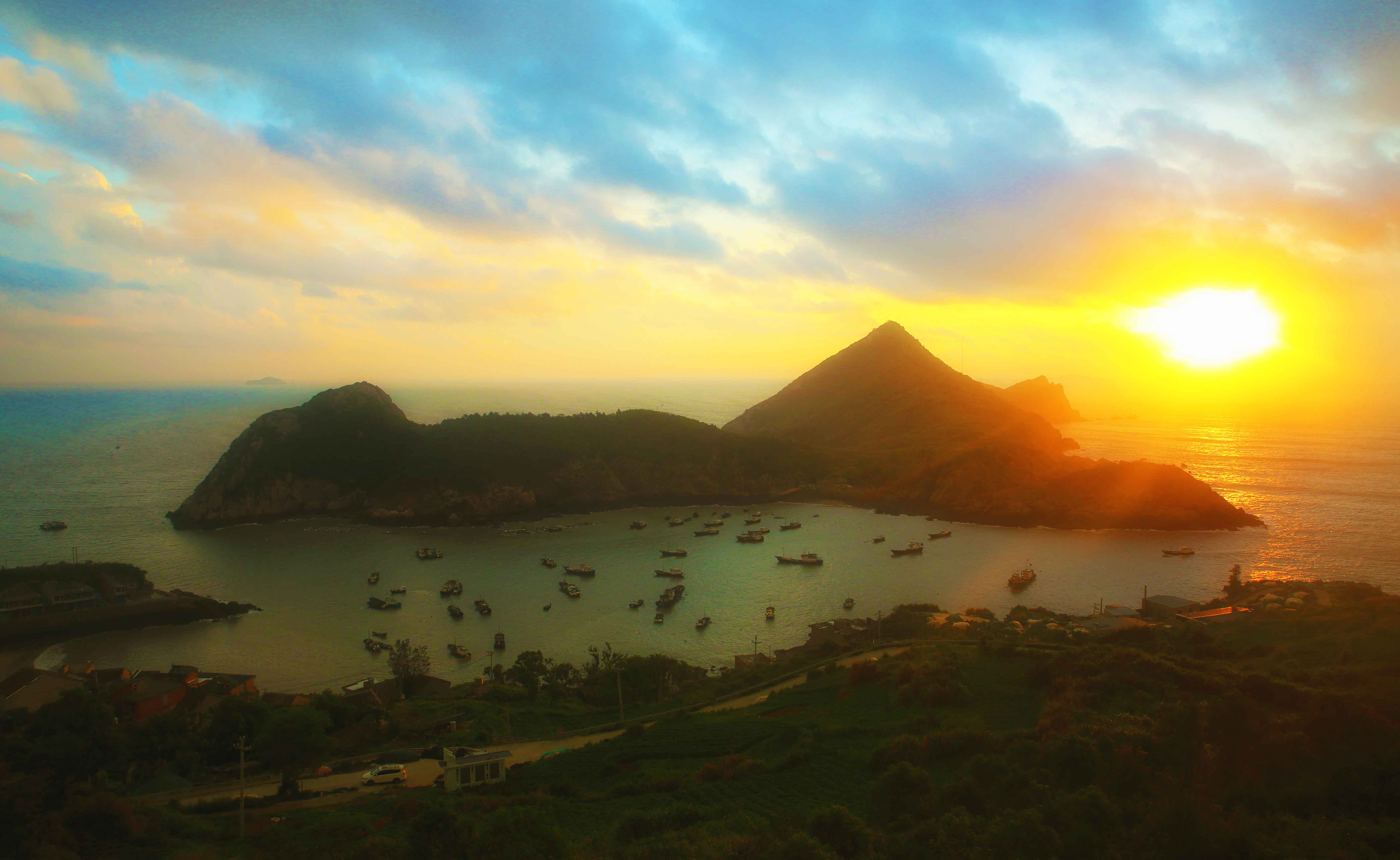 嵛山岛的日出朝霞满天
