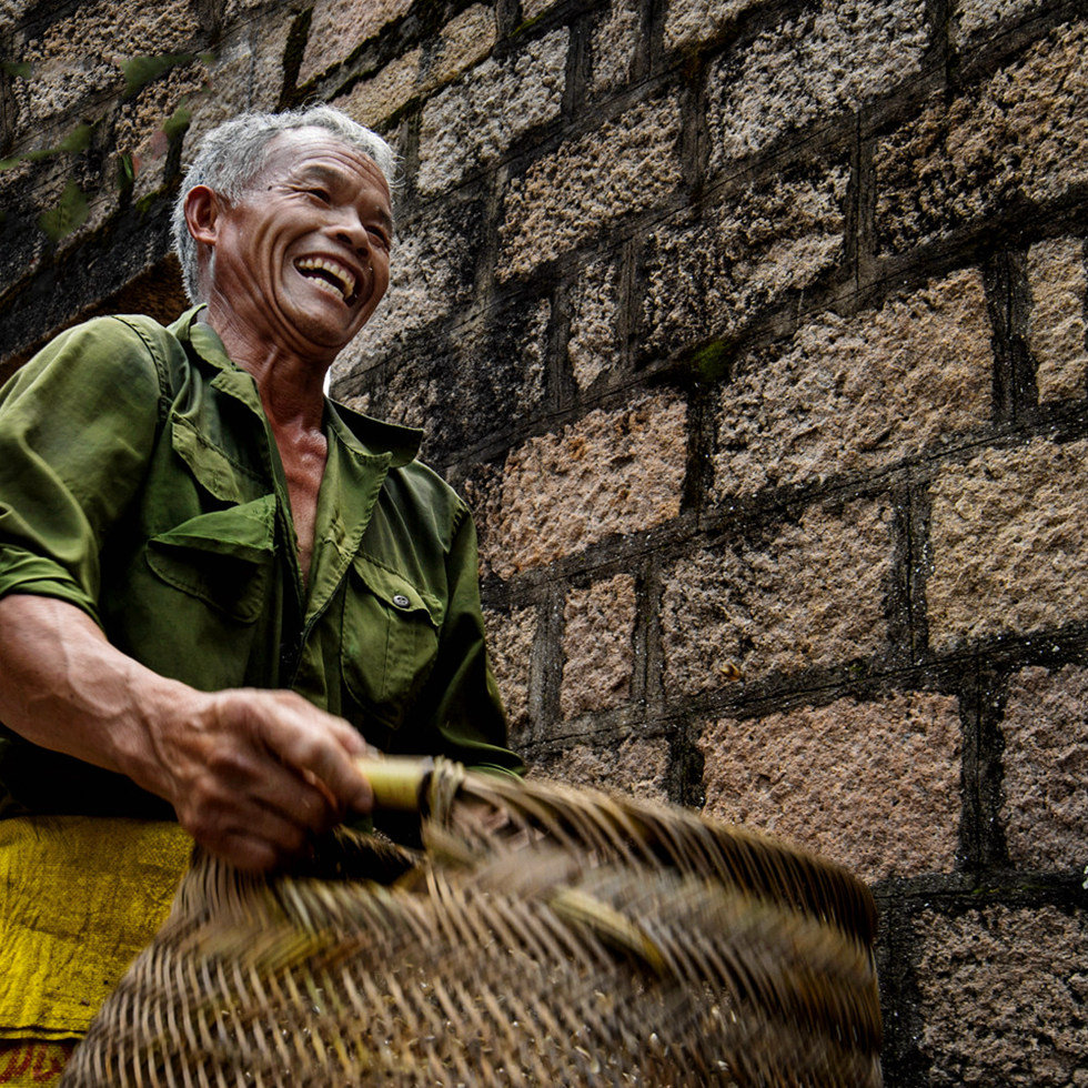 竹江村的老渔民乐开怀