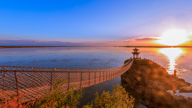《延伸》2018年拍摄于同江市街津口渔村