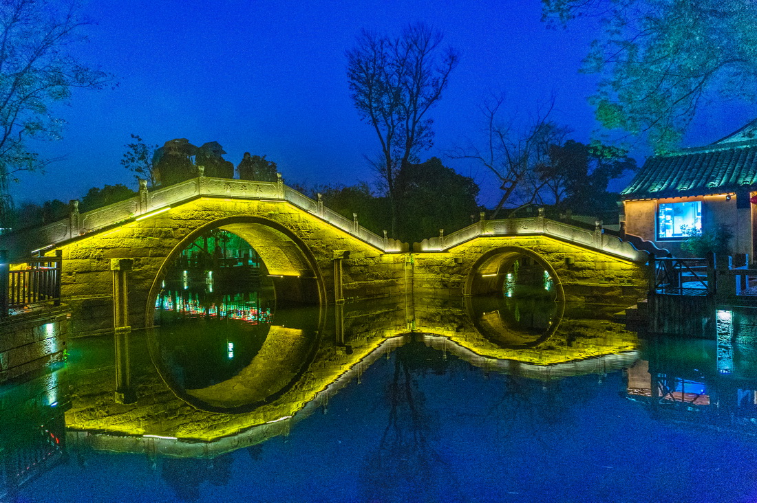 2018年12月23日摄于荡口古镇