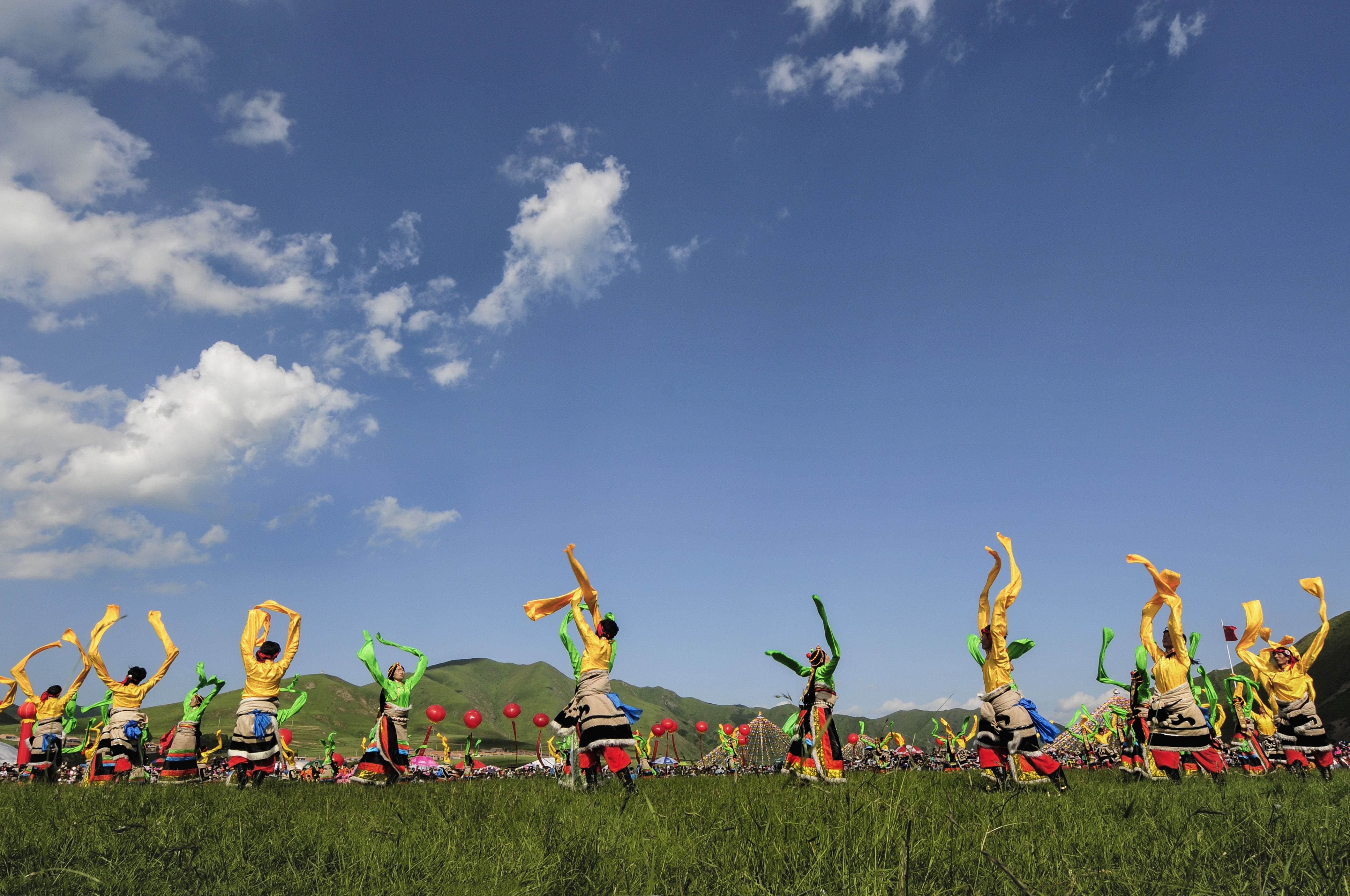 《锅庄舞之乡》组照