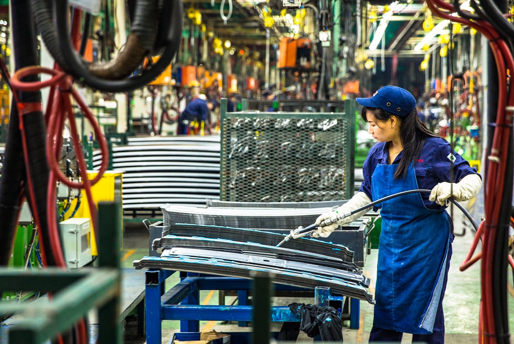 力帆汽车生产线组图