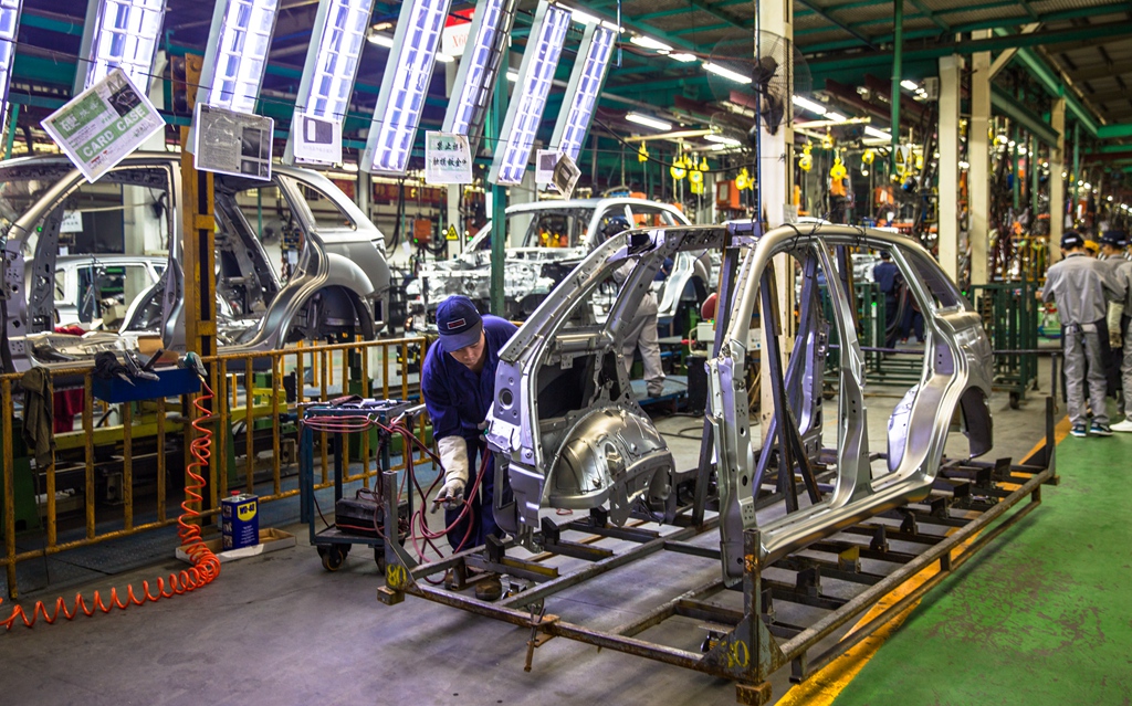 力帆汽车生产线组图