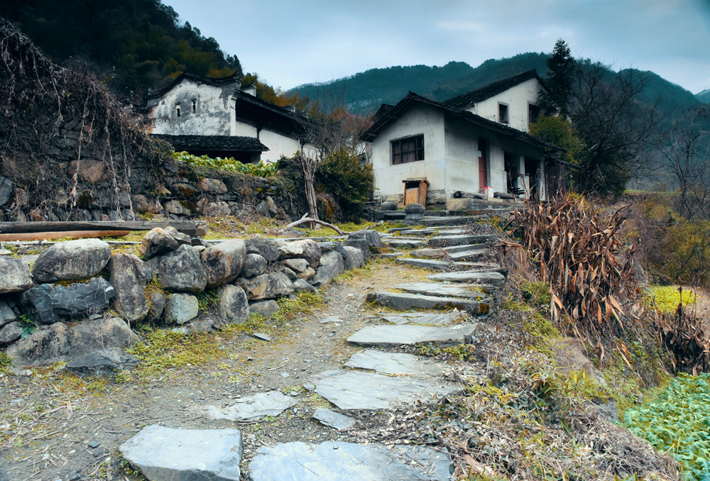 安徽石台县大演乡的一个自然村落,白石岭初建于