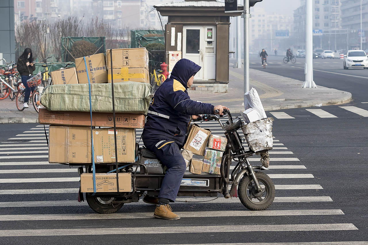 快递小哥-《大众摄影》俱乐部团体会员——天津论坛俱乐部-大众摄影网
