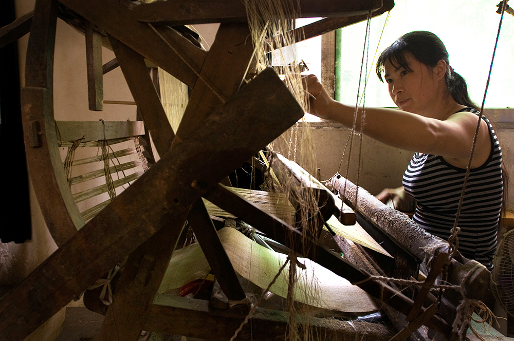 《重庆荣昌夏布》组照十幅:(国家级非物质文化遗产)