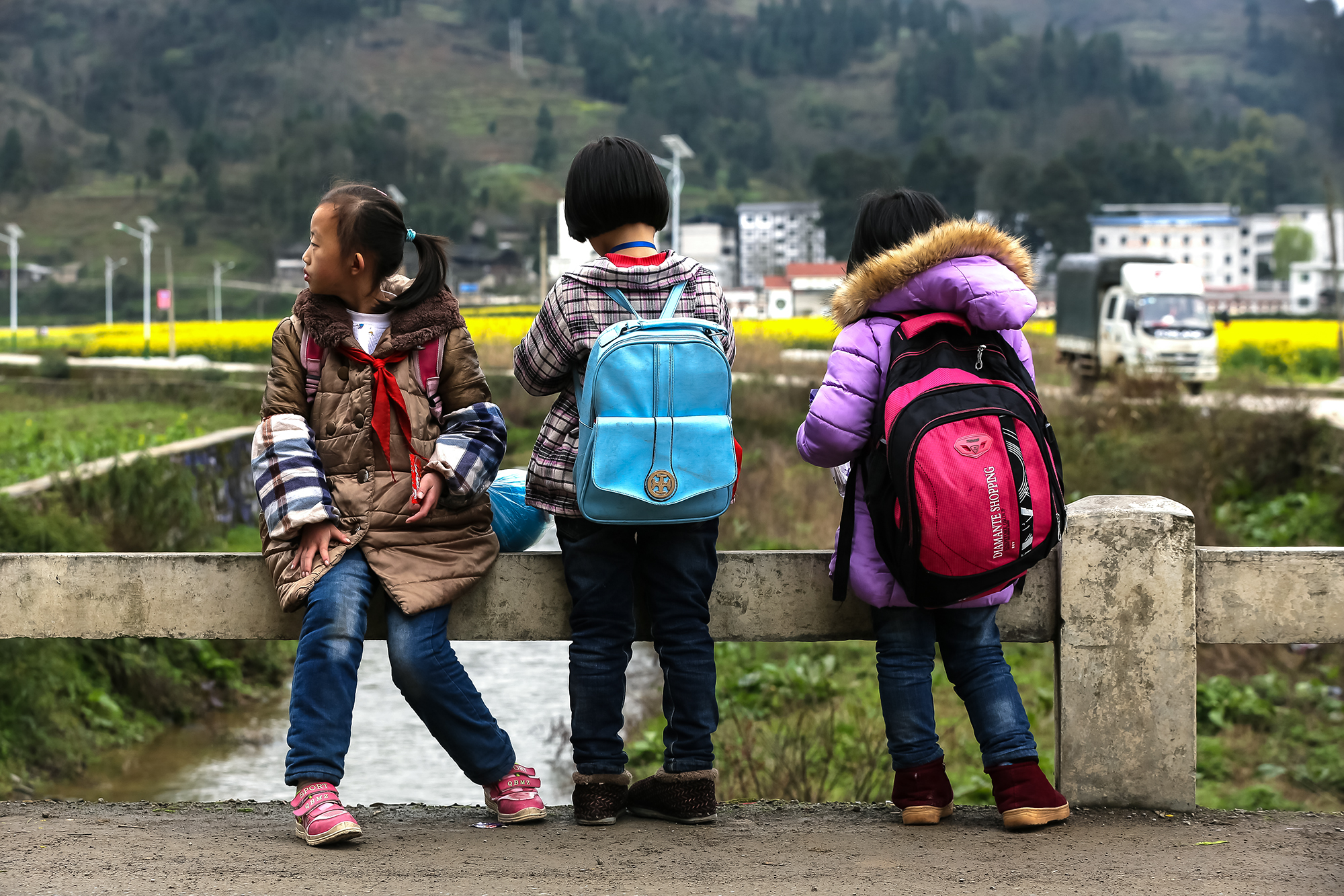 组图《茶乡学校放学啦》