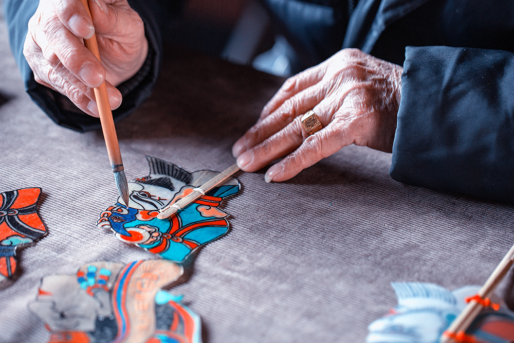 69 《泗泾皮影 薪火相传》(组照)上海市松江区泗泾镇的皮影戏是上海