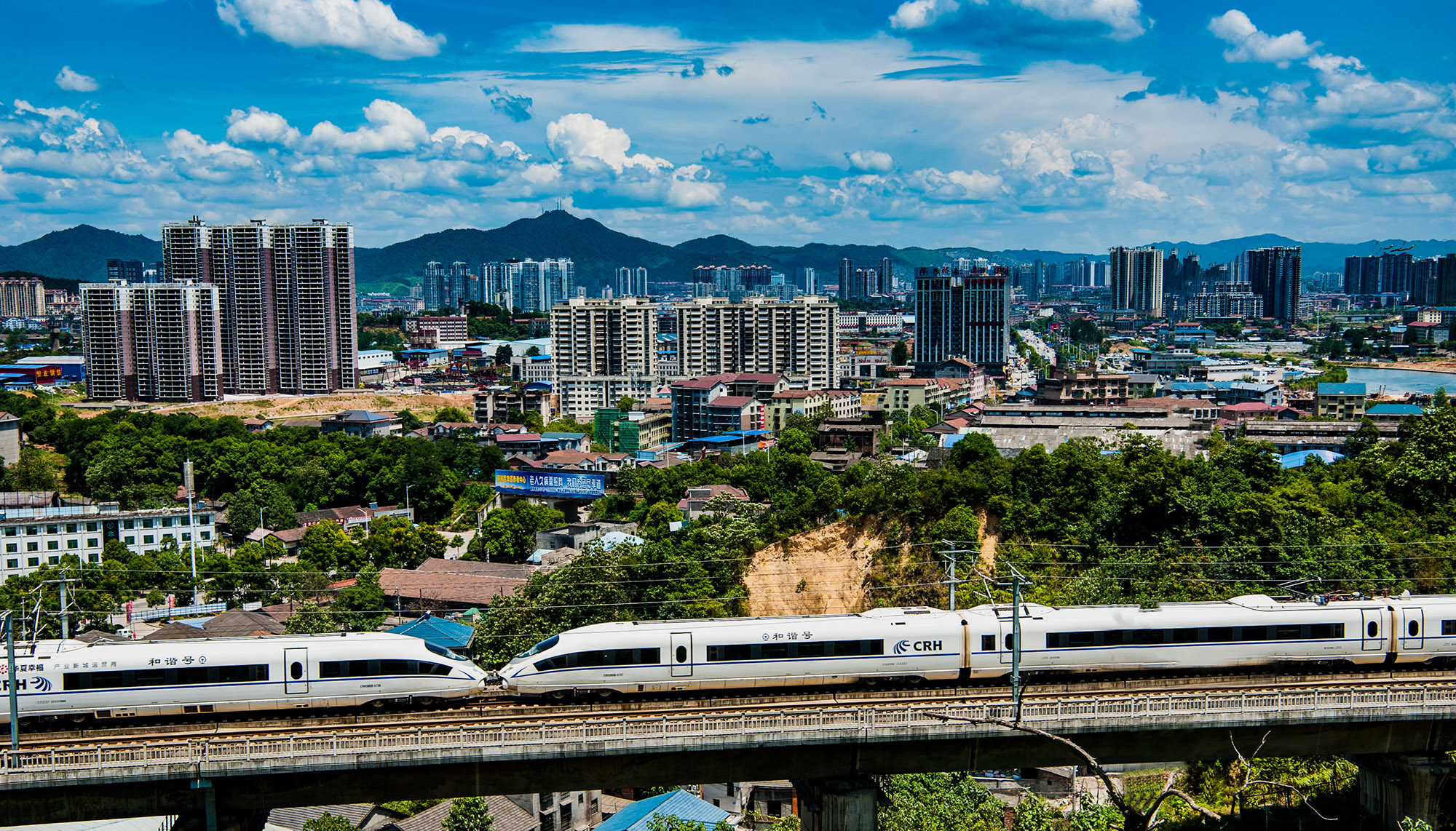 近年来,怀化市县在中央,省的大力扶植下,借国家西部大开发和