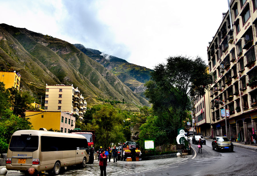 秀美小金 雨后初晴的小金县城安静秀丽.