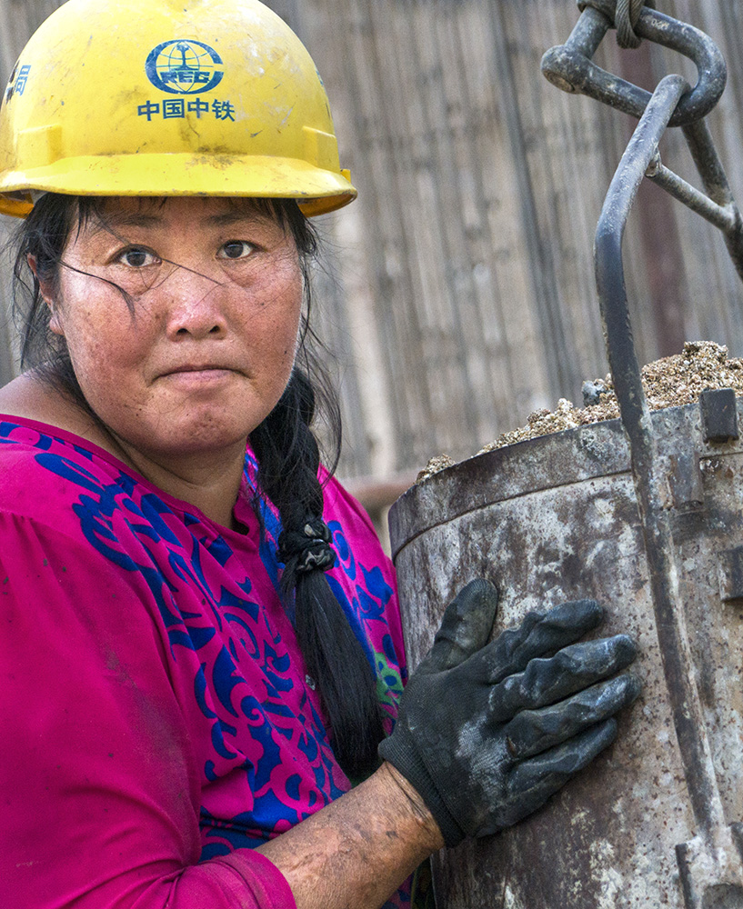 《桥墩工人》(组照8幅)
